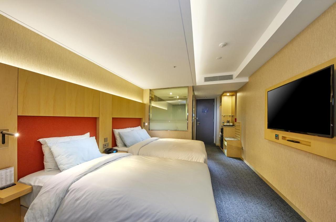 Midcity Myeongdong 3*